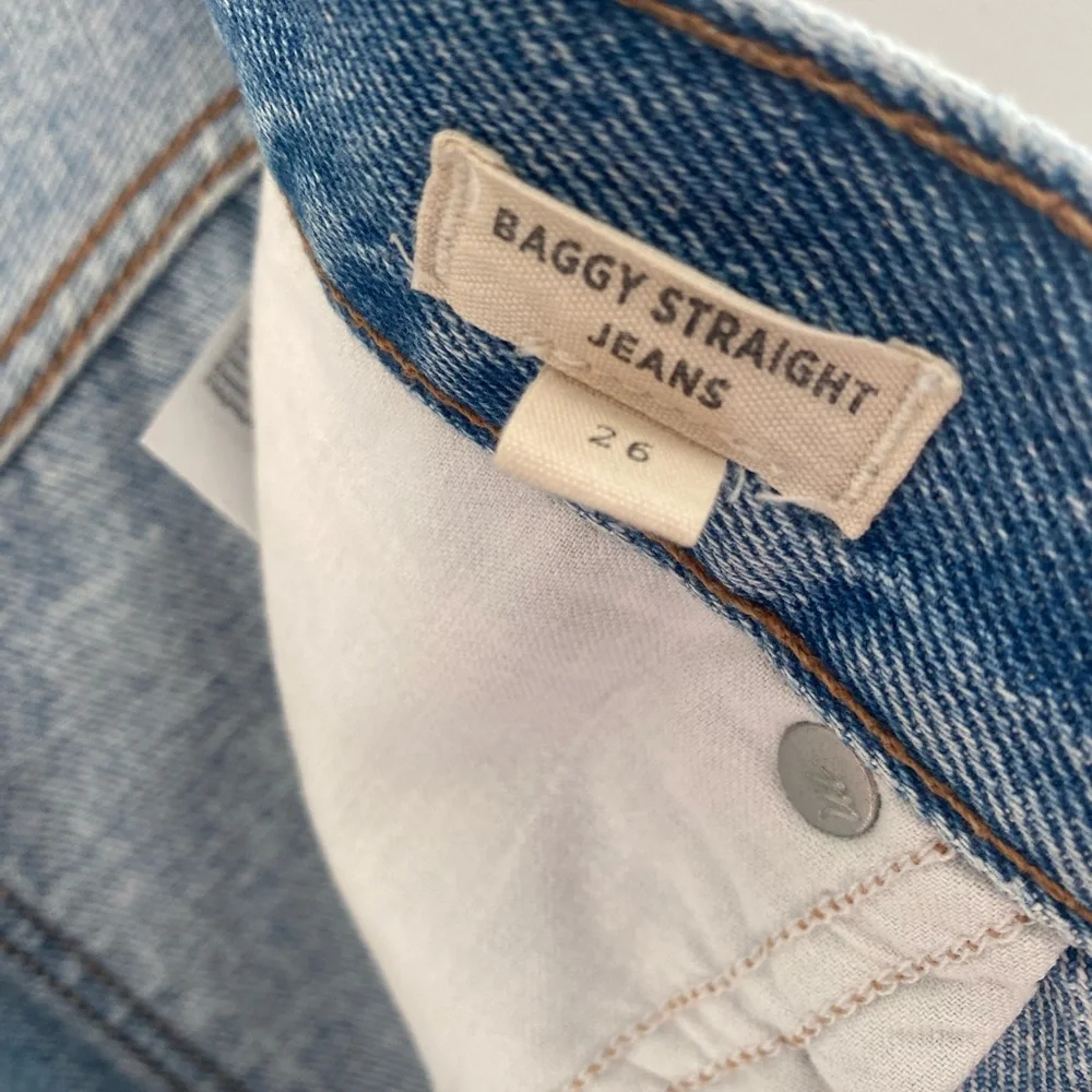 MADEWELL Baggy Straight Jeans in Earlhurst Wash: Ripped Edition - Picture 7 of 7